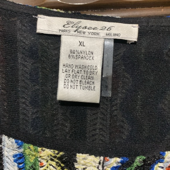 Boho bat wing ladies top. Lined. Lots of colors and great shape - Picture 2 of 3